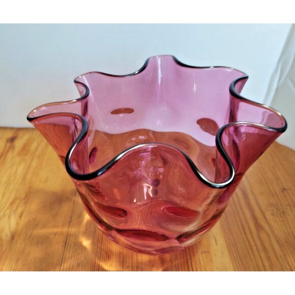 Vintage Fenton ''Dot Optic'' Cranberry Glass Ruffled Edge Vase - Picture 3 of 10